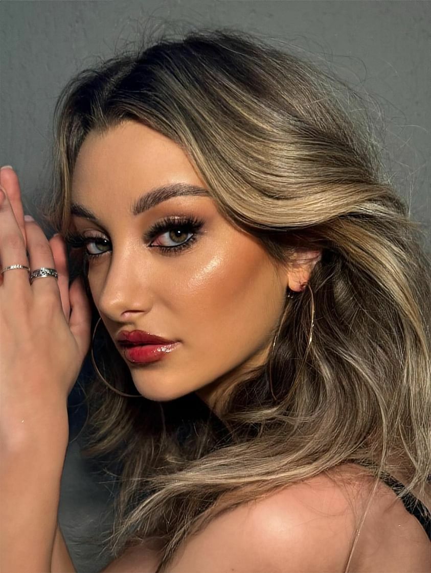 <span style="font-style: italic;">Machiaj Full HD&nbsp;</span>